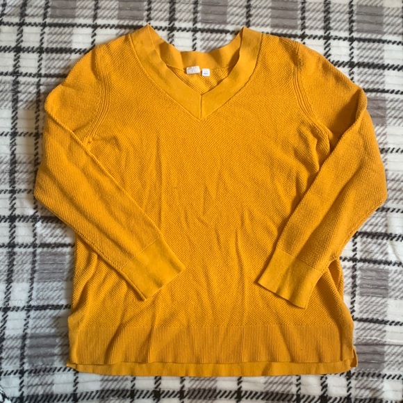 Mustard yellow V-neck sweater - Picture 1 of 3